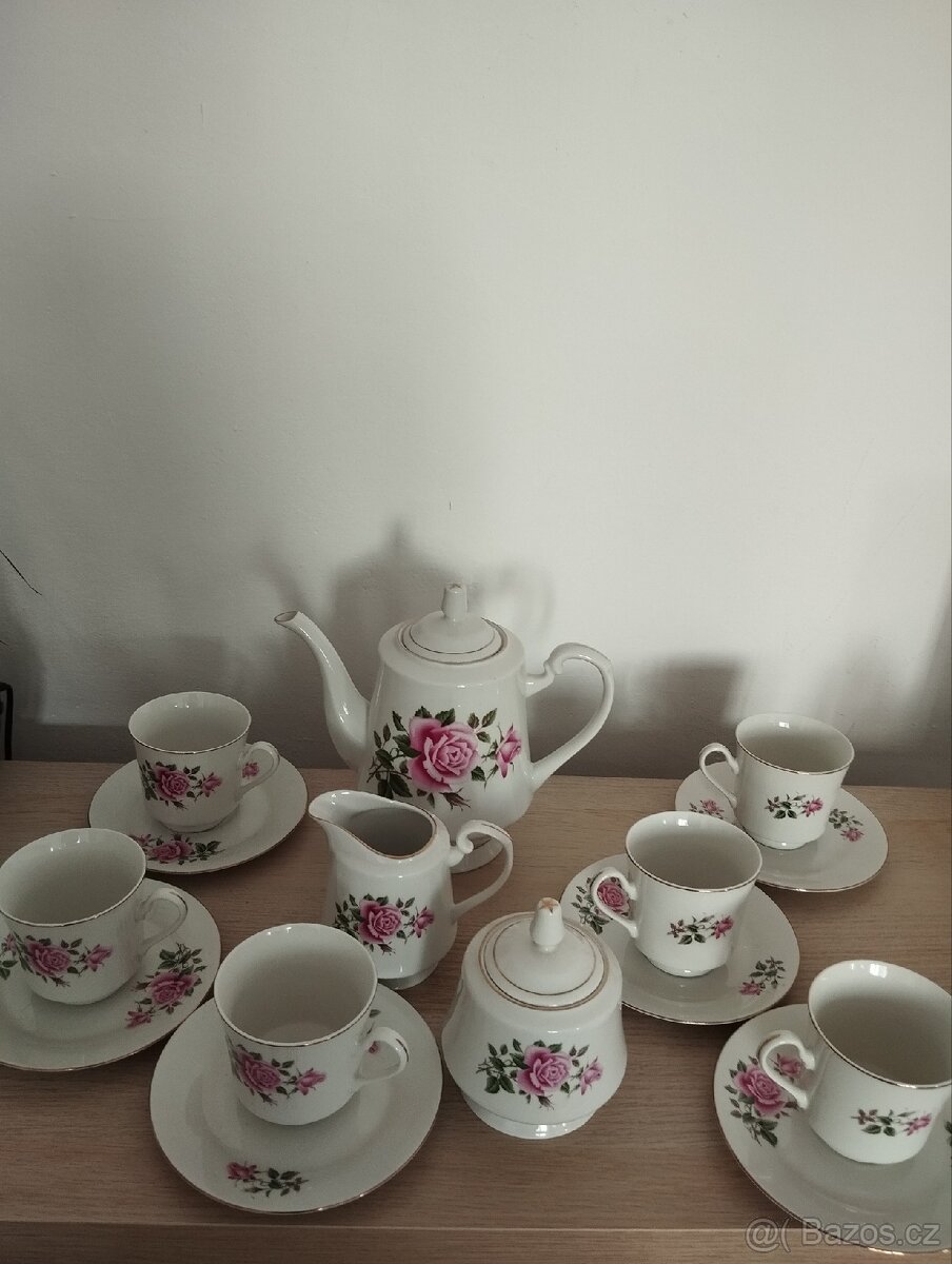 Prodám ručně foukané, broušené a malované skleněné soupravy. - 5