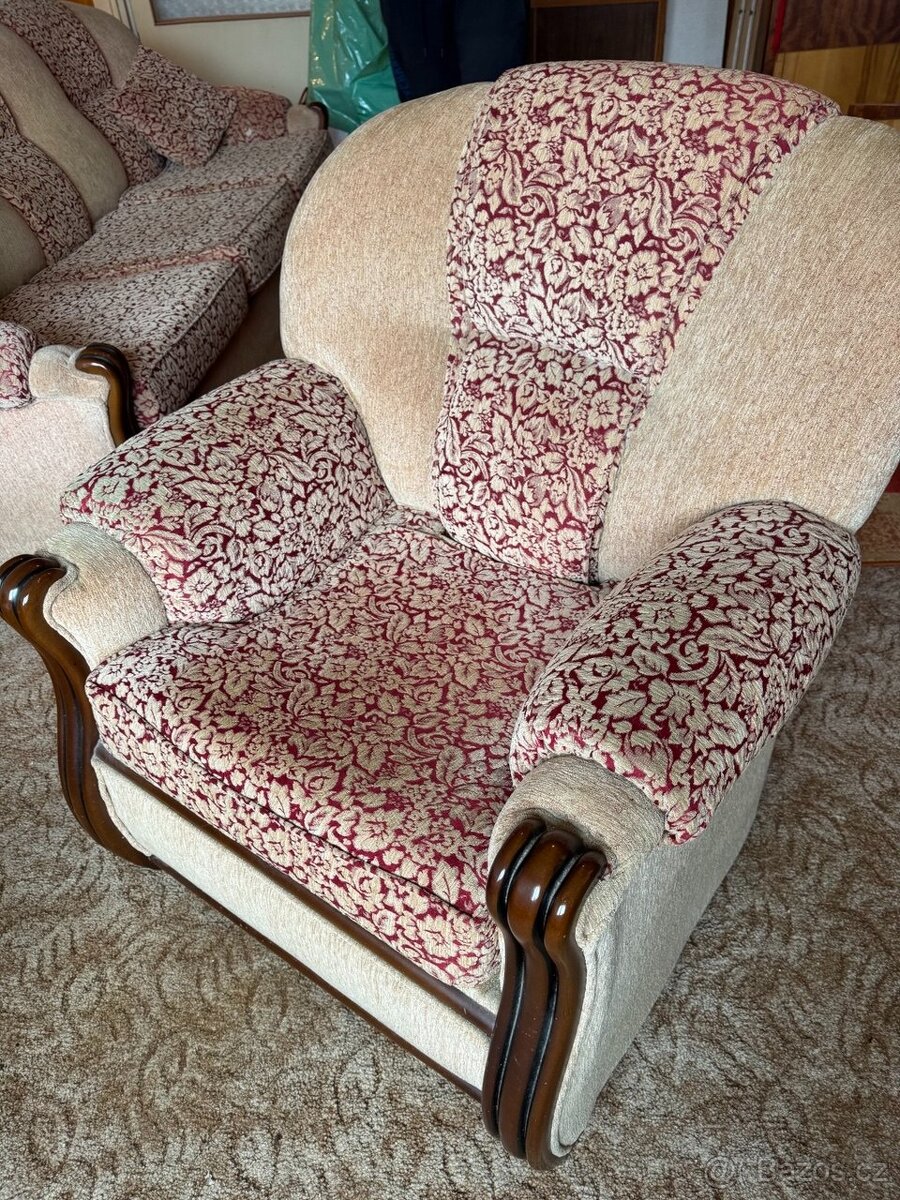 Darujeme dvousedačky, křesla a rozkládací pohovky, 3 kusy - 5