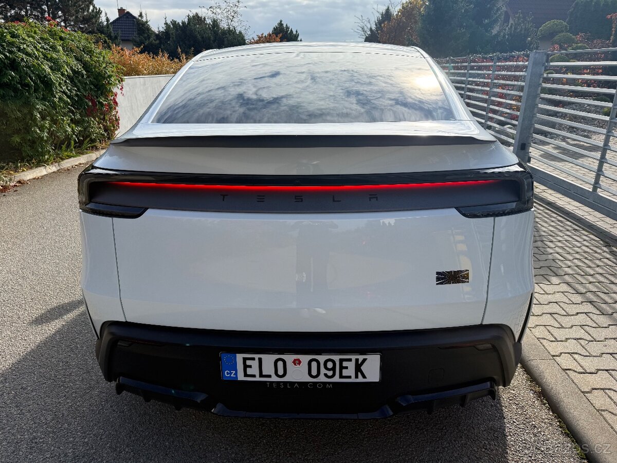 TESLA PERFORMANCE 2026 model - 5