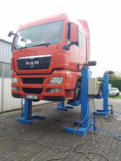 Nákladní zvedák - mobilní sloupy Ravaglioli - 5