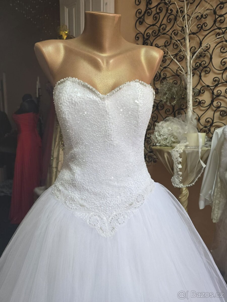 KORZETOVÉ SVATEBNÍ ŠATY - 5