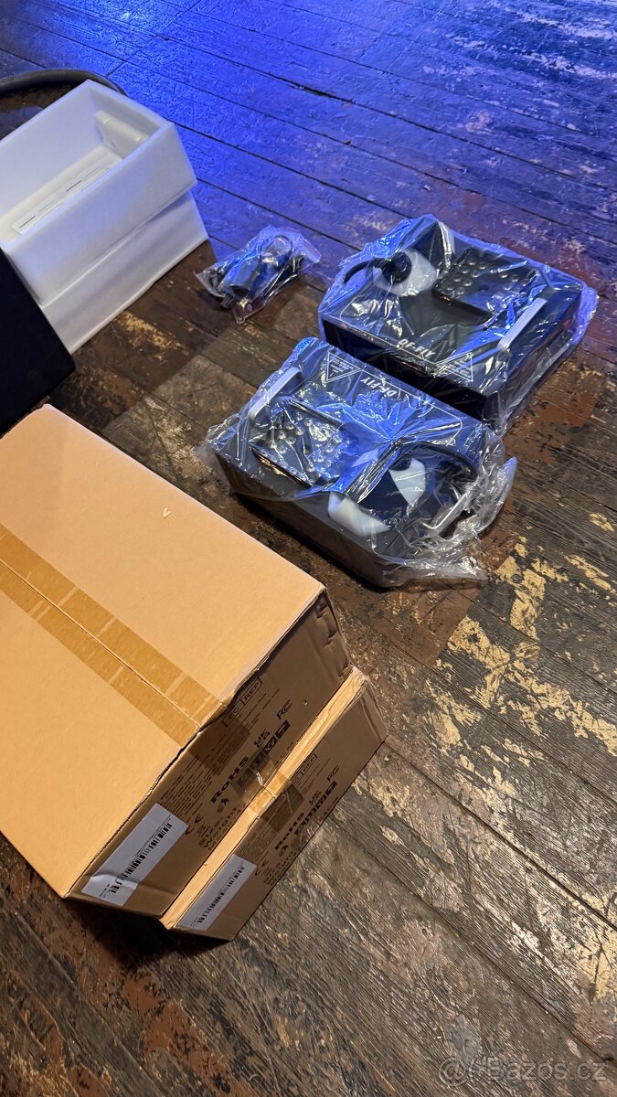 SHEHDS Vertikální výrobník mlhy 1500W - 5