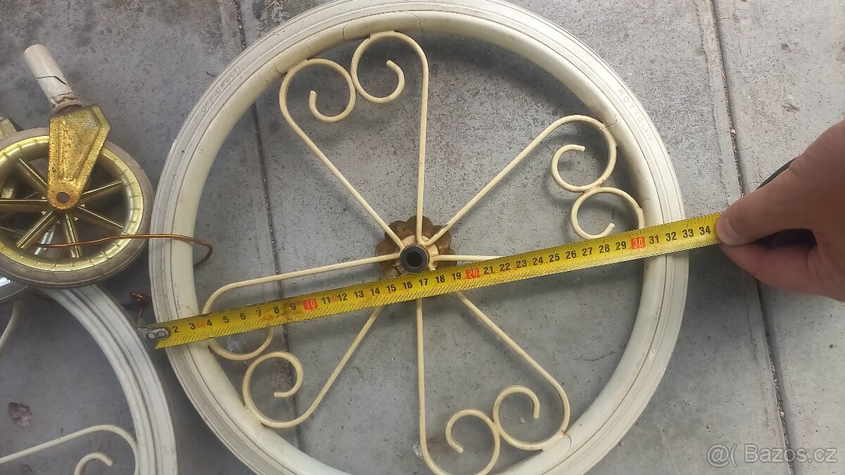 Retro kočárek pro panenky + další kolečka, kola (různá) - 5