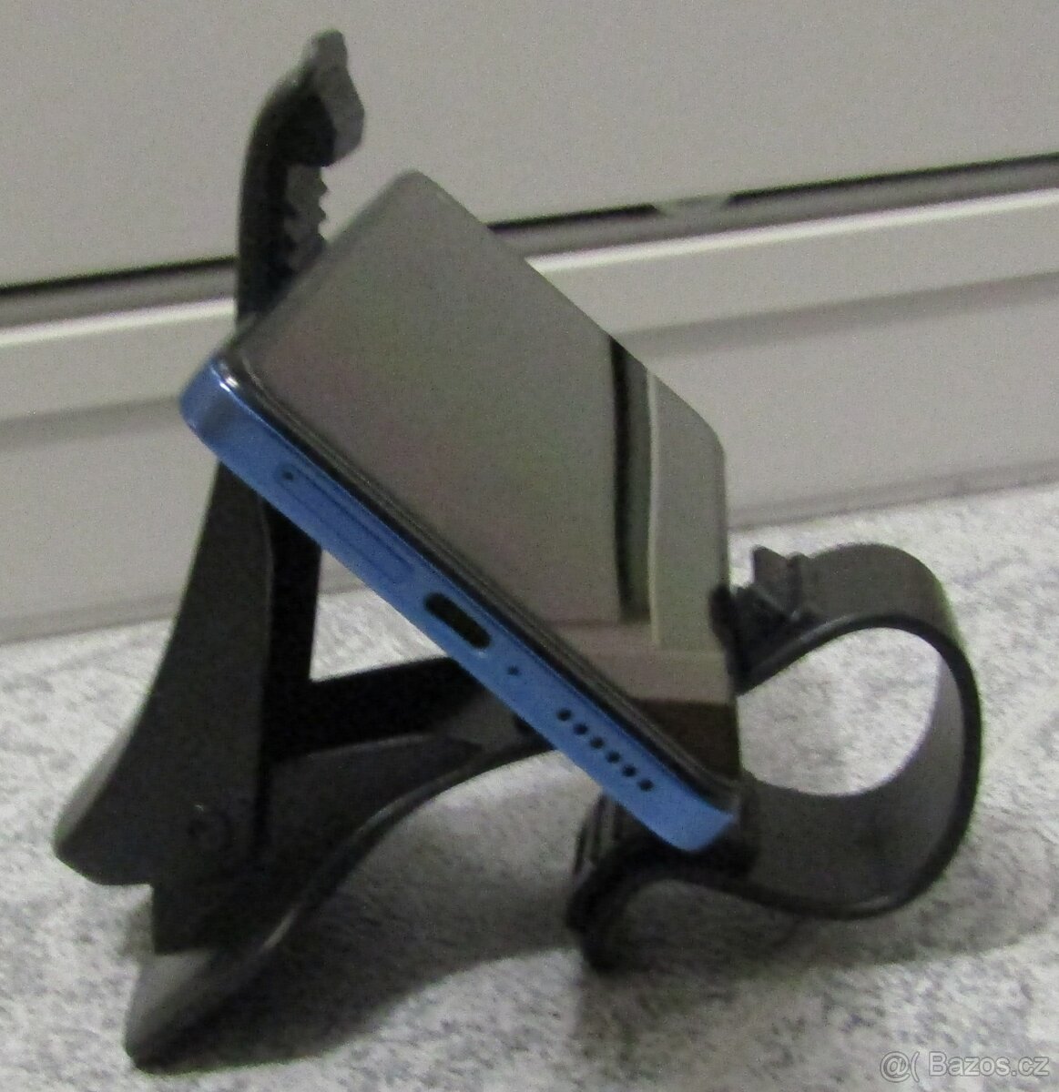 DRŽÁK NA MOBIL - 5