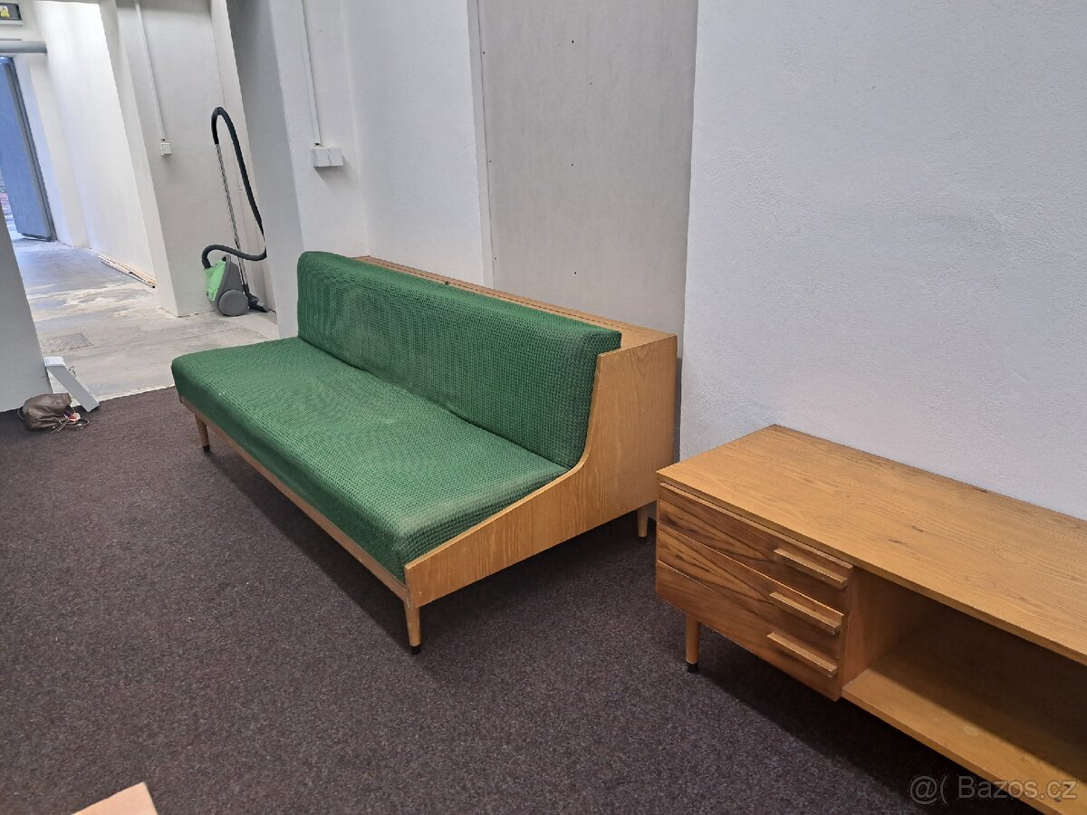 Sedačka a 2 komody - 5