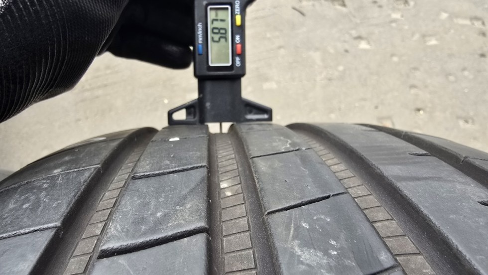 Letní pneu 245/40/19 Good Year - 5