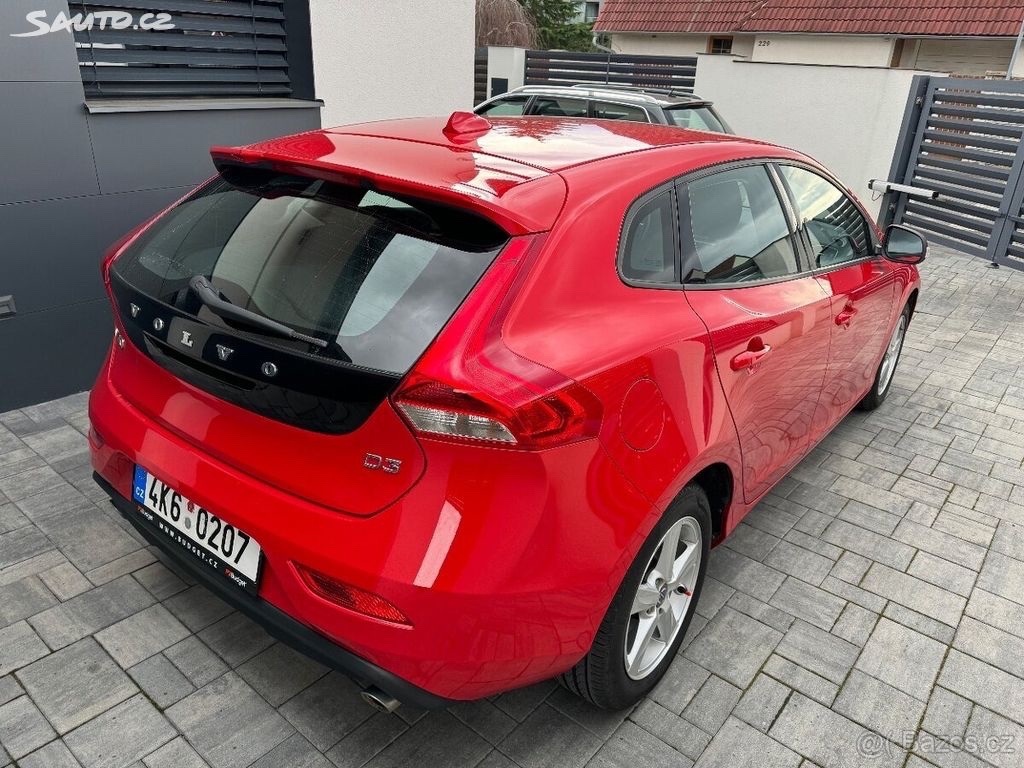 VOLVO V40 D3,110kw,5ti válec,2013 - 5