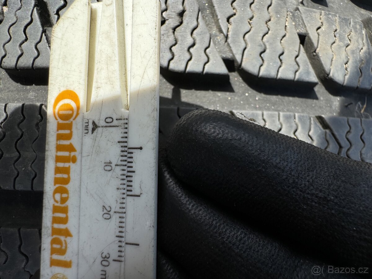 235/45/18 zimní pneu KUMHO - 5