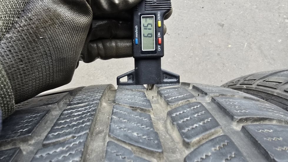 Zimní pneu 245/40/18 Roadstone - 5