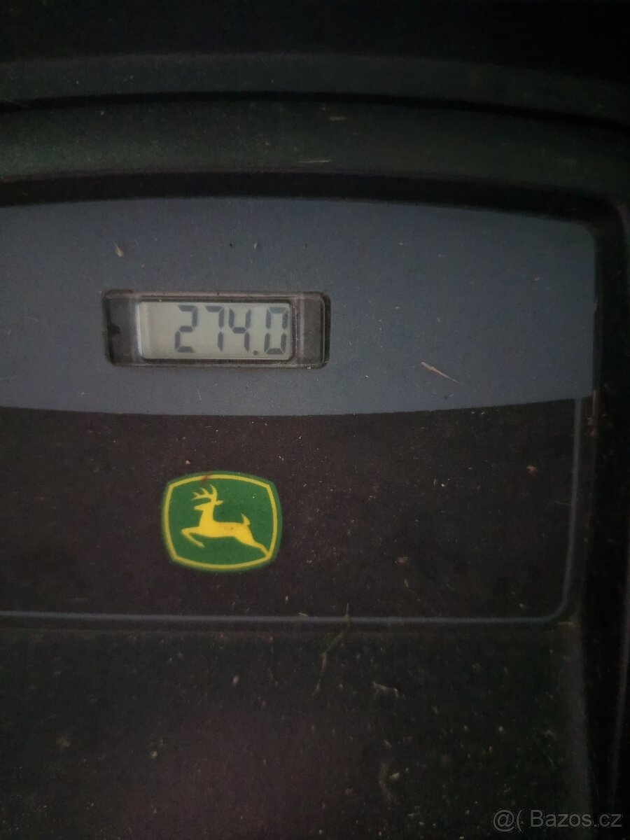 John Deere X300R Rezervace - 5