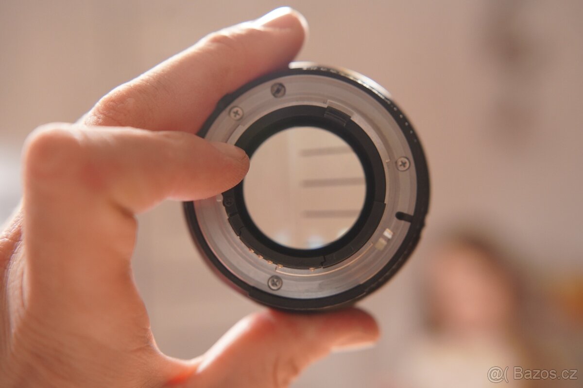 Nikon 85mm f/1.8D F - 5