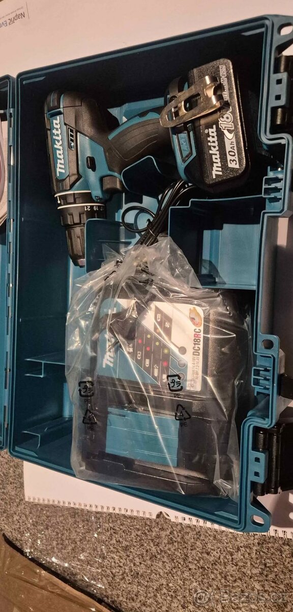 Aku vrtačka s příklepem Makita - 5