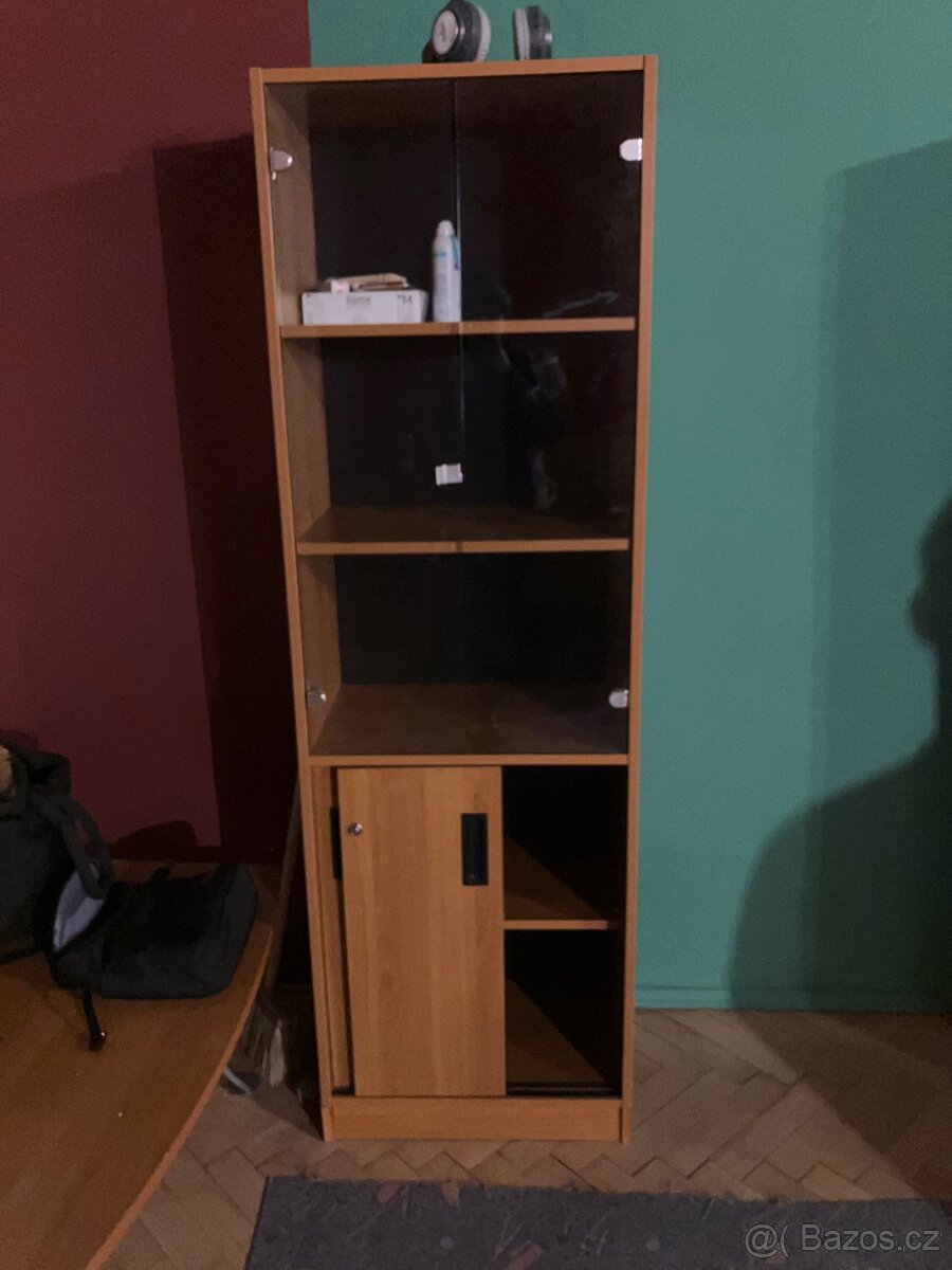 Kancelářské skříně a stoly - 5