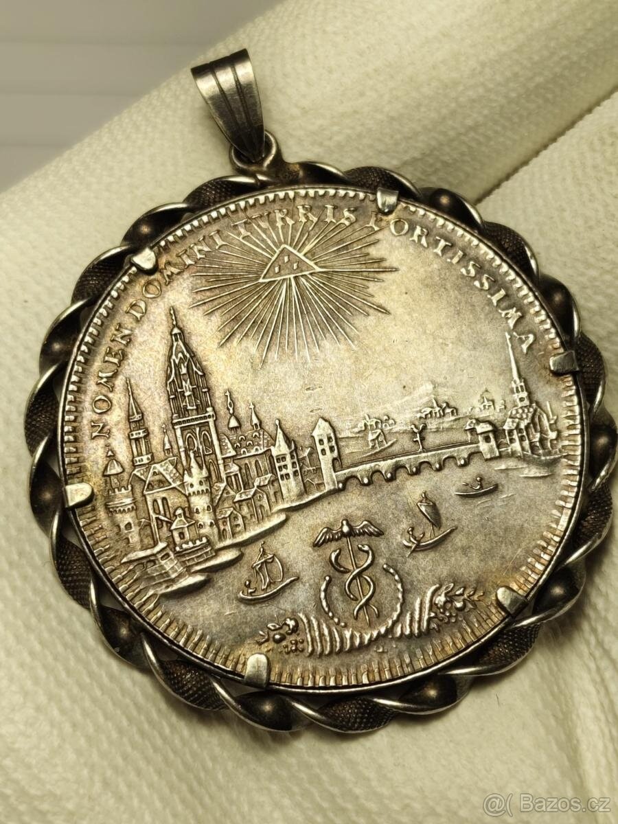 Vzácný stříbrný konvenční tolar Frankfurt 1772 v obrubě - 5