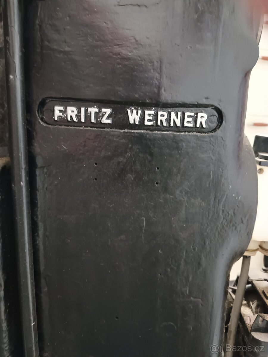 Historický soustruh kombinovaný s frézou. - 5