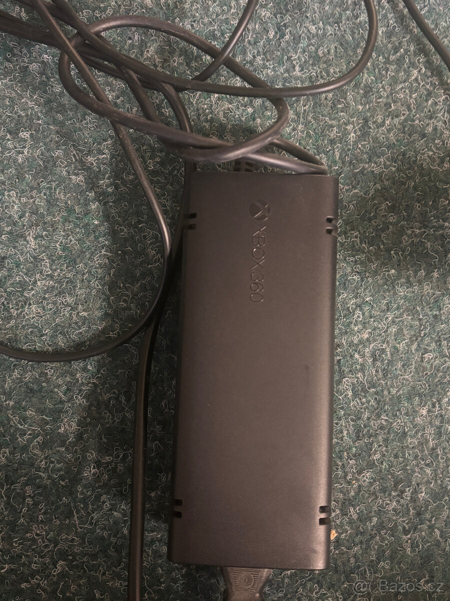 Xbox 360 250 GB + Kinect + Kinect Adventures - 5