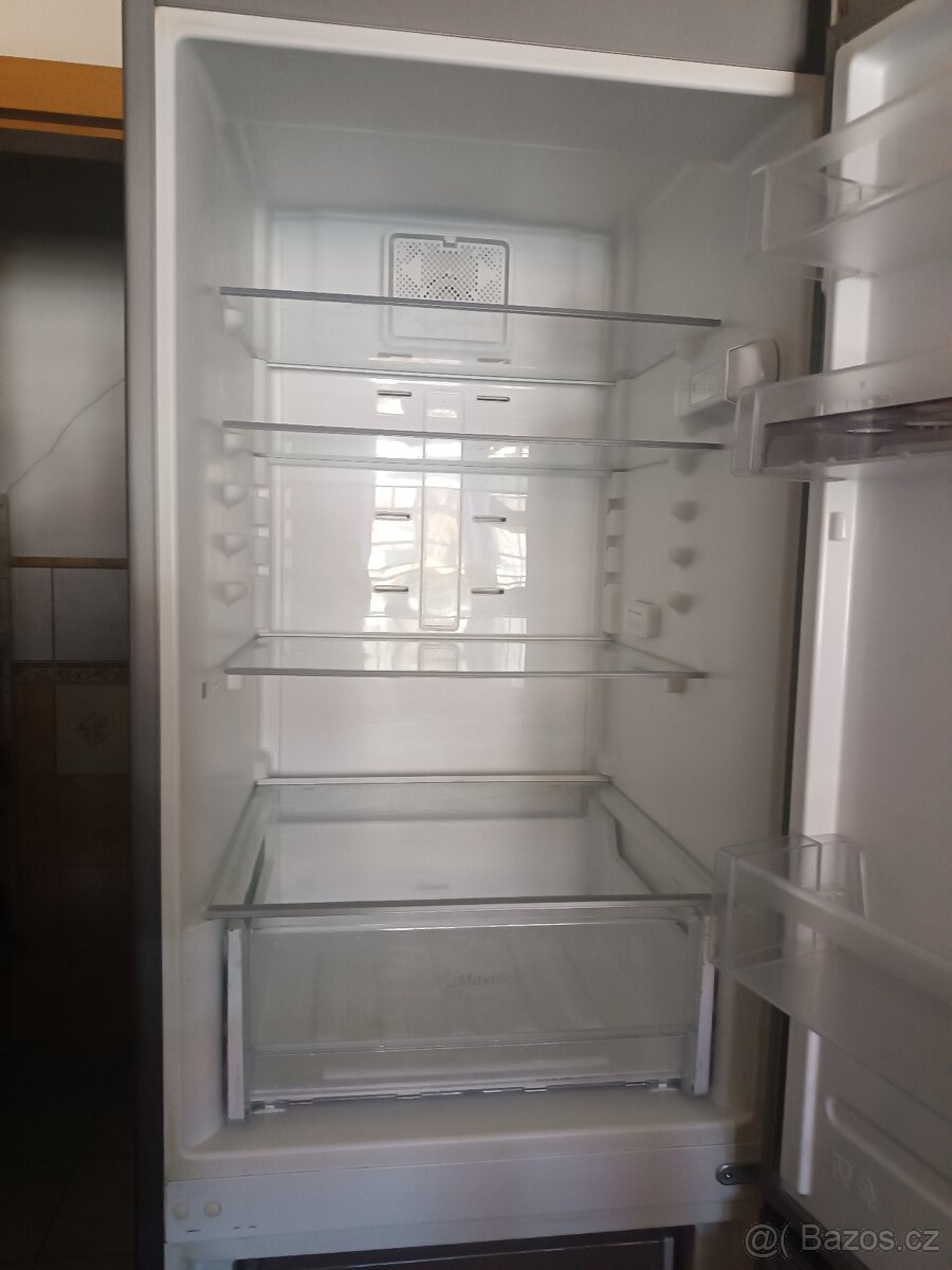Whirlpool Lednice s mrazákem - 5
