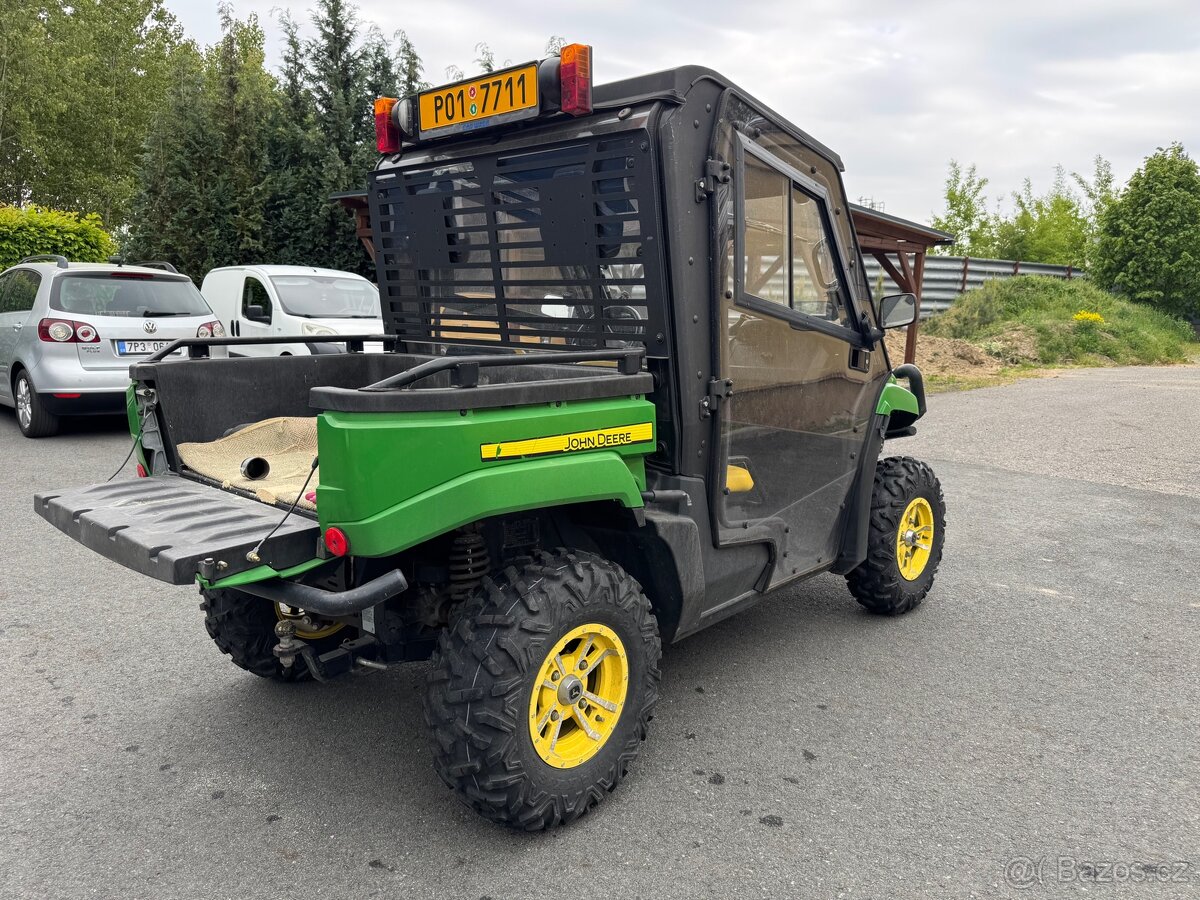 John Deere Gator XUV 550