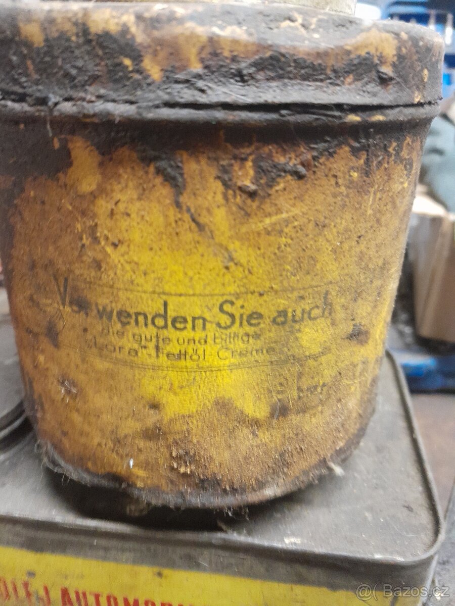 Staré plechovky od olejů - 5