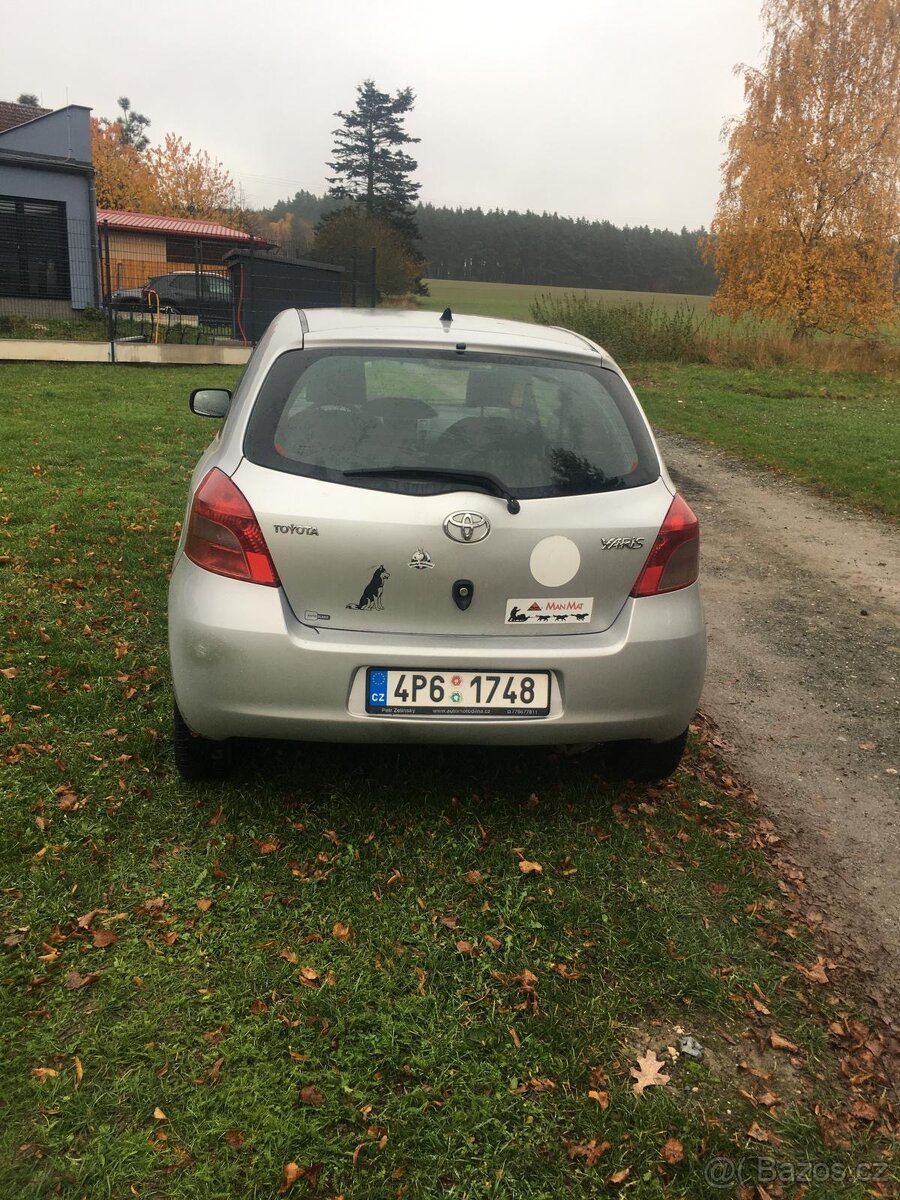 Toyota Yaris 1.0 benzin STK+M do 18.07.2027 - 5