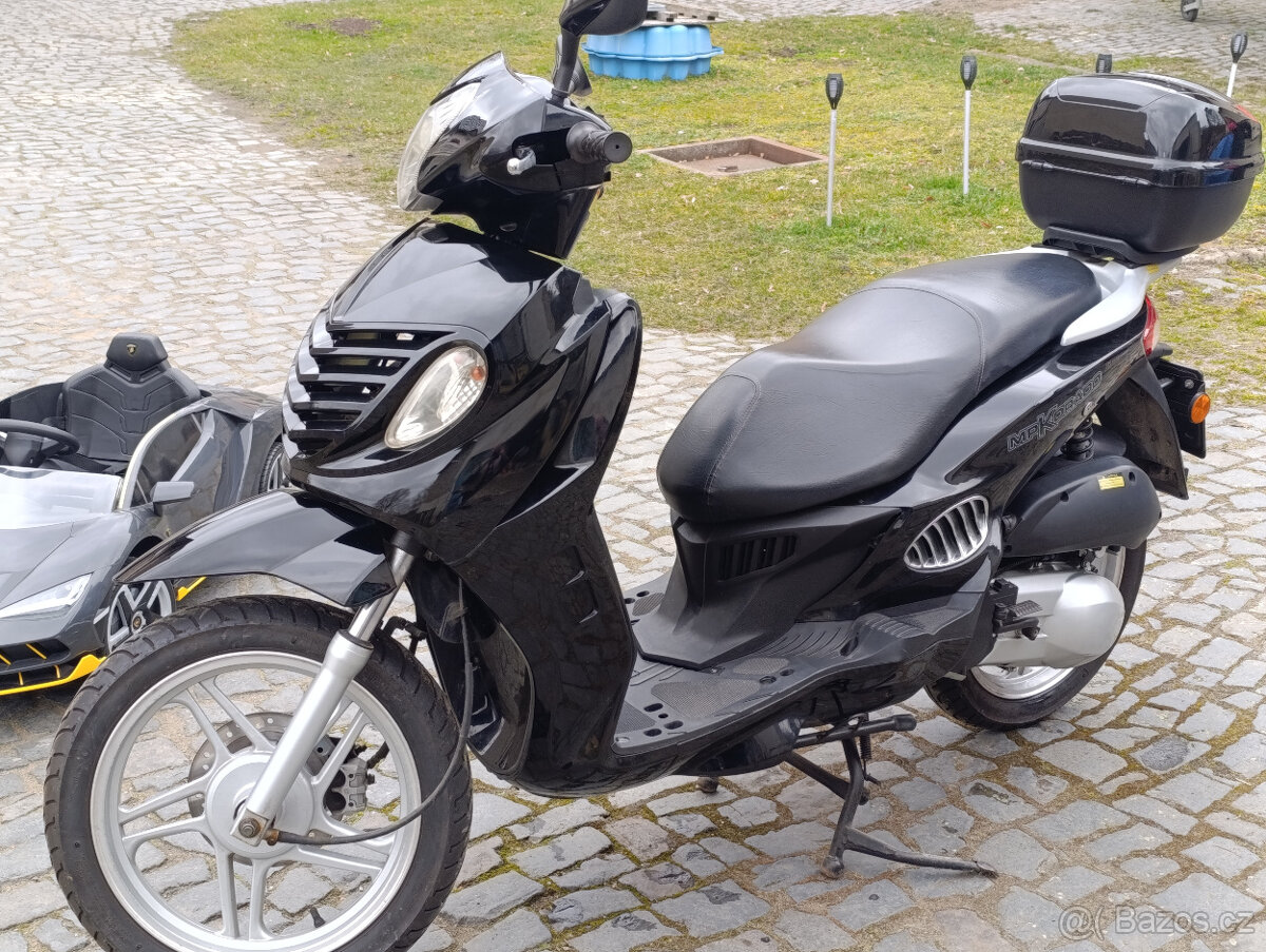 Prodej skútrů s doklady a malým nájezdem kilometrů - 5