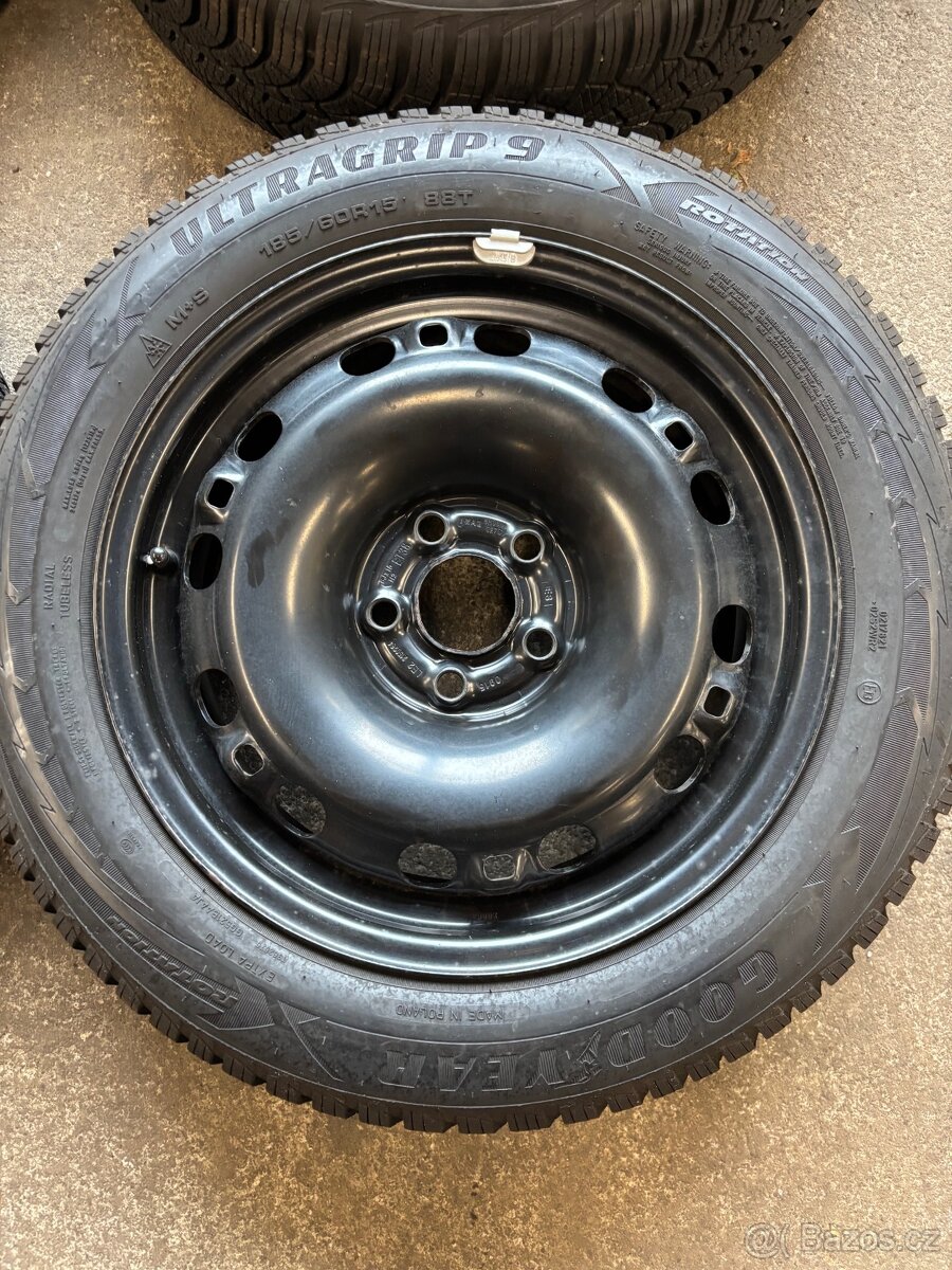 Prodám sadu kol 15" na Škoda Fabia, Rapid - 5