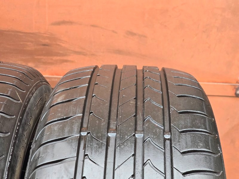 Letní Goodyear 215/60/16 - 5