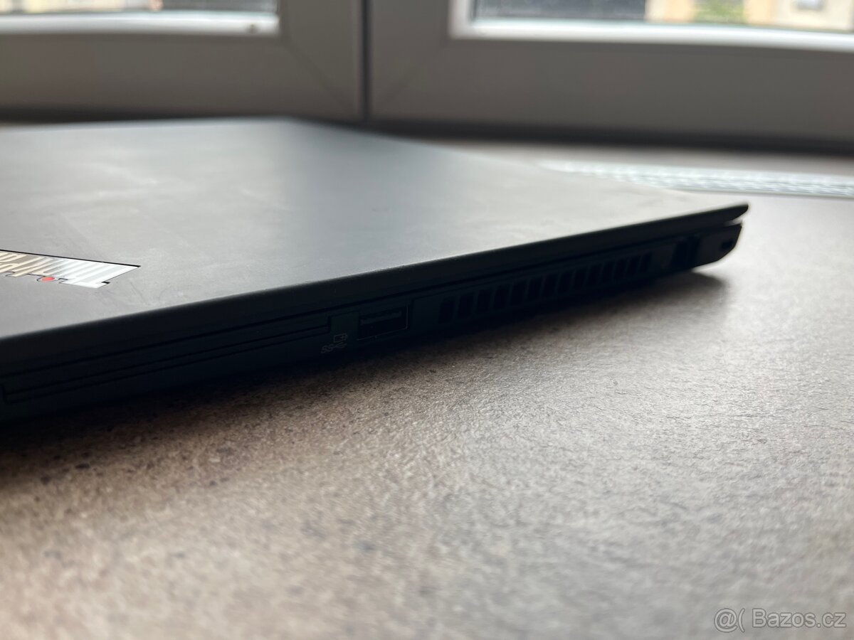 Výkonný a odolný notebook Lenovo ThinkPad T14 - 5