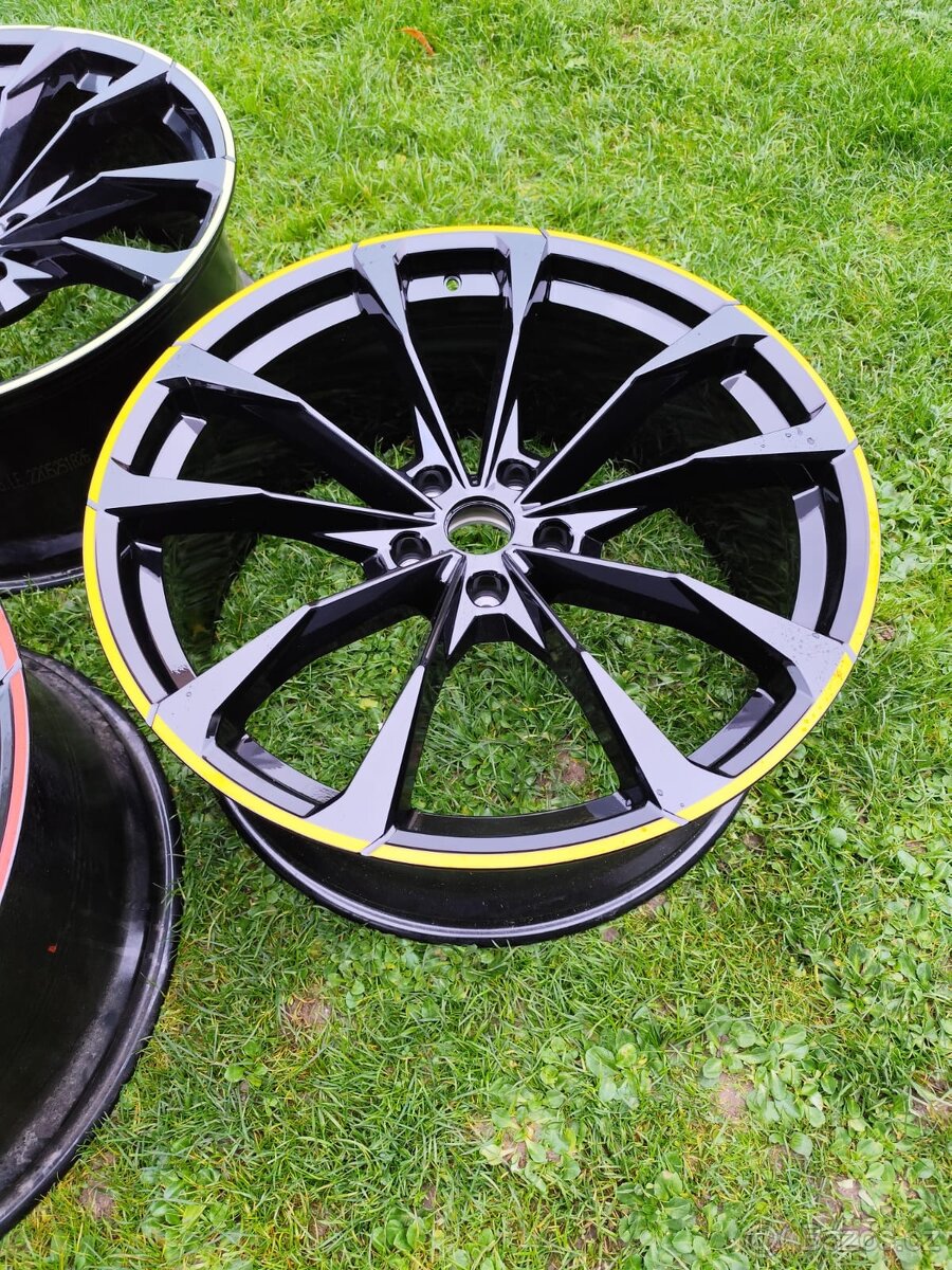 LAMBORGHINI URUS 23" DISKY - 5