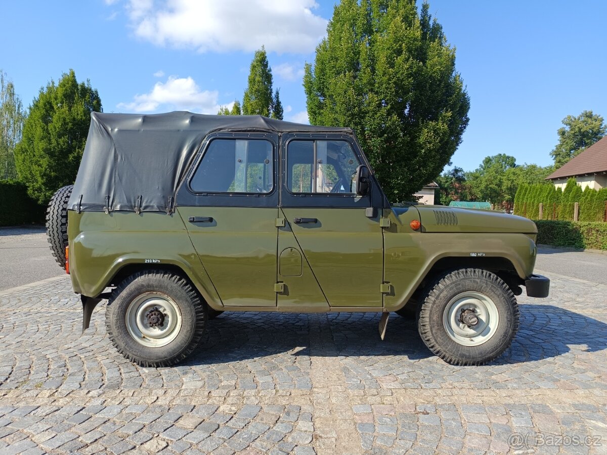 UAZ 31512 s TP a SPZ model 2007, 7 míst - 5