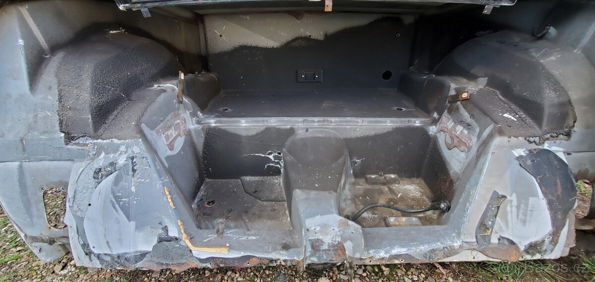 C3 corvette, zadní klip - 5