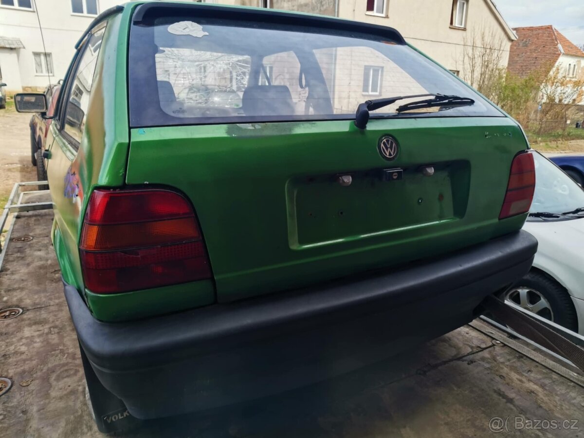 Volkswagen Polo II 1.3i 40kW coupe rok 1992 - 5