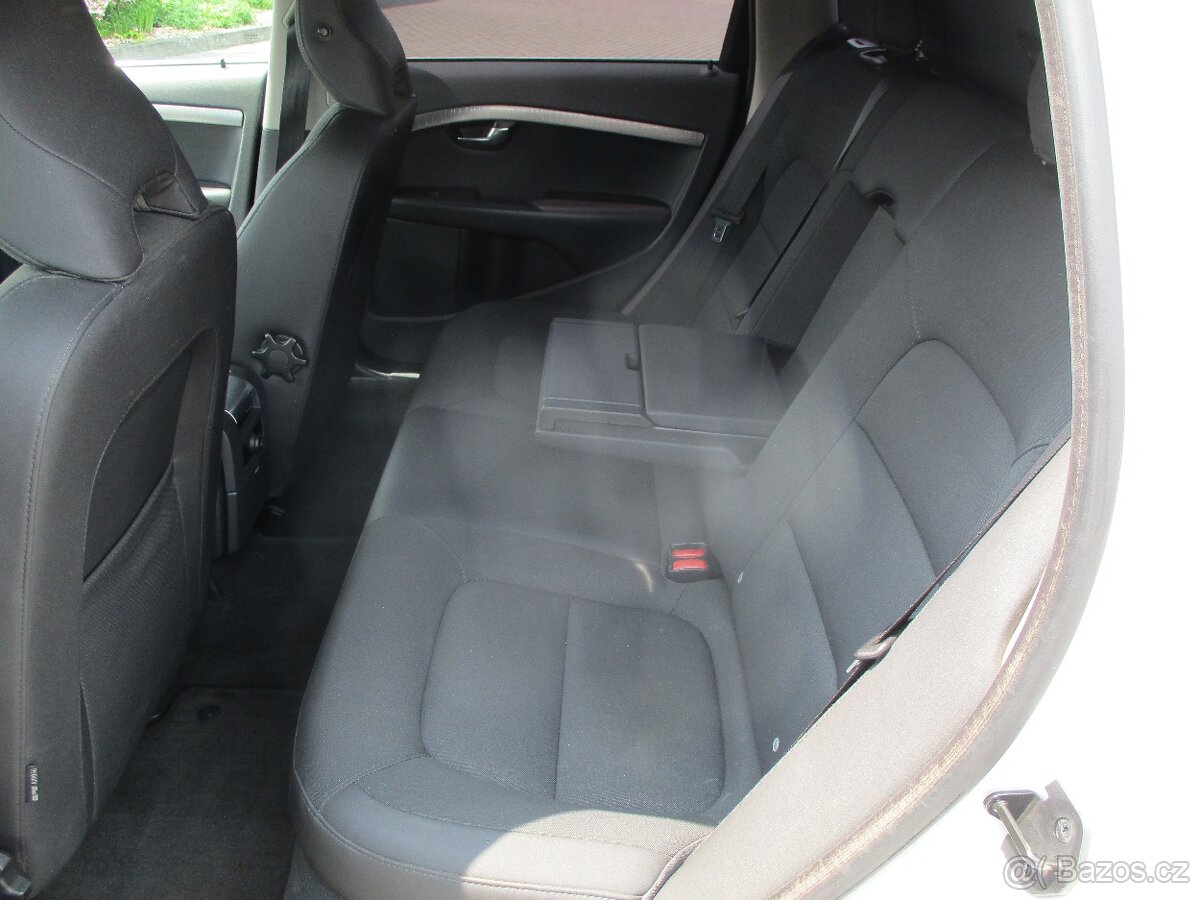 Volvo XC70 2,4D5 120KW Momentum Man. AWD 2012 DPH - 5