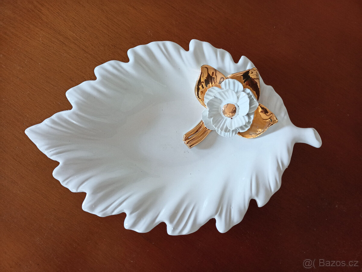 Kůň -soška- bílá keramika - 5