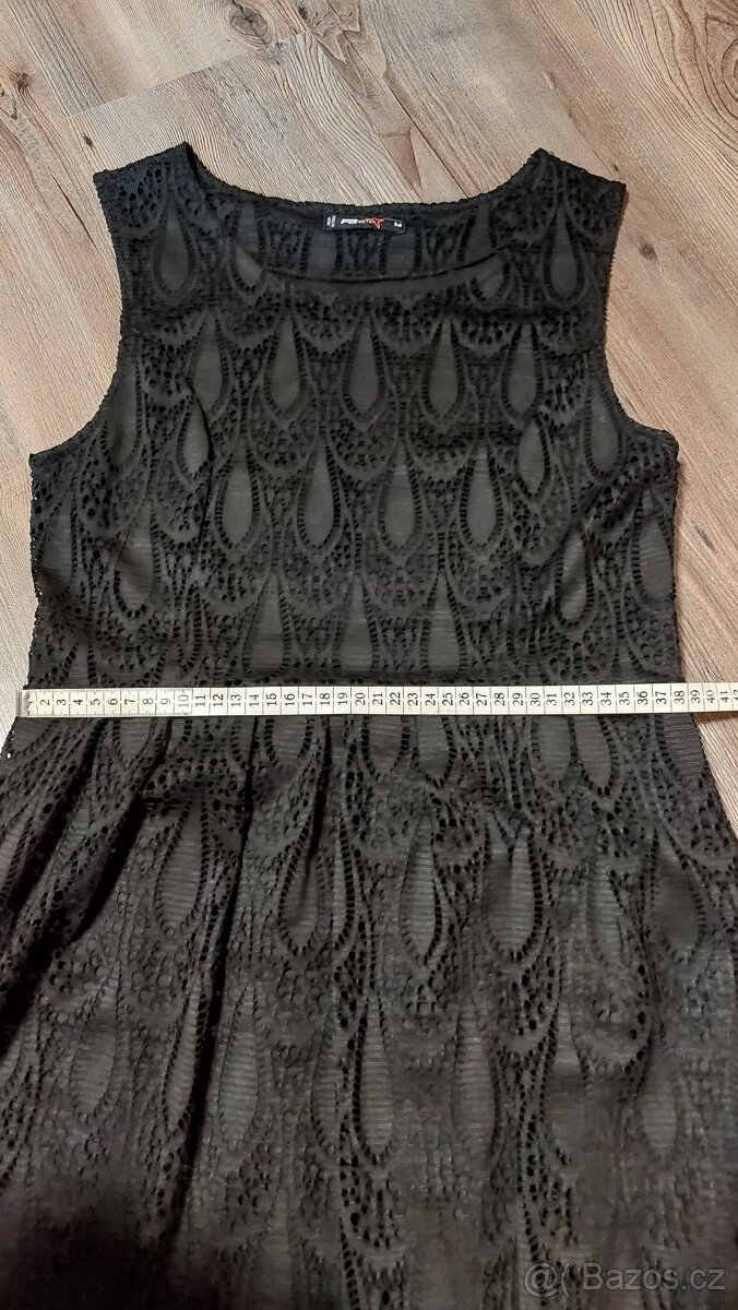 Černé krajkové šaty - 5