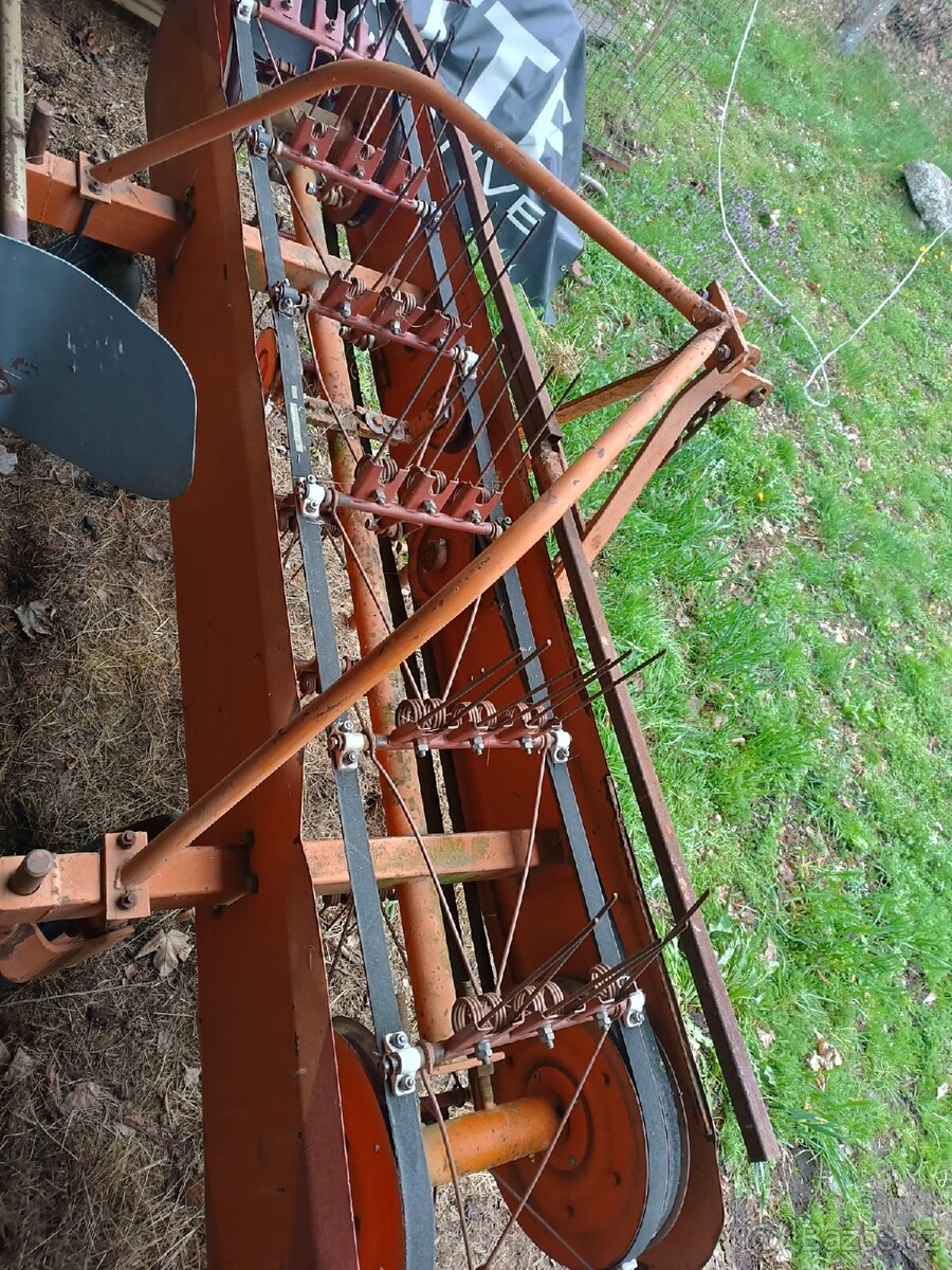 Prodám traktor s příslušenstvím - 5