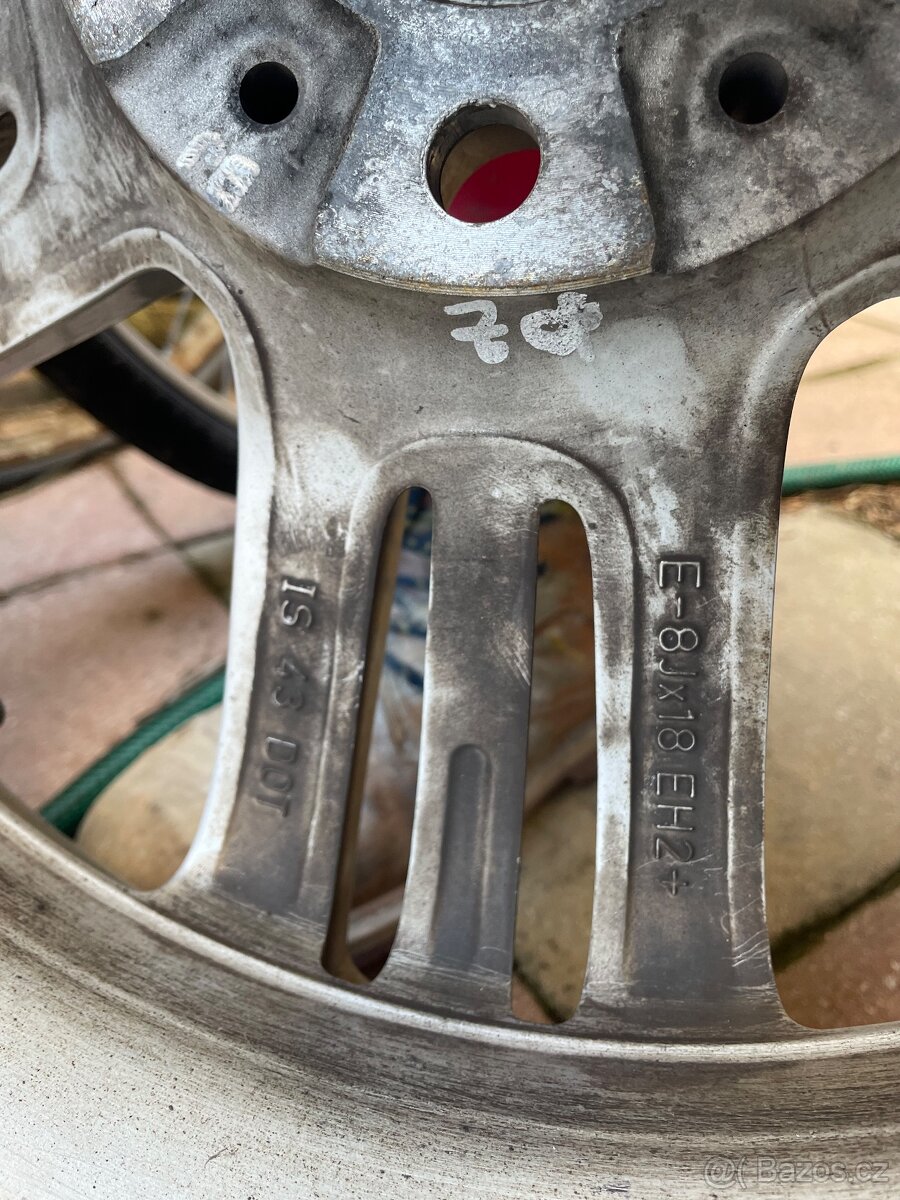 Bmw r18 Originál M368 letní 245/50/18 - 5