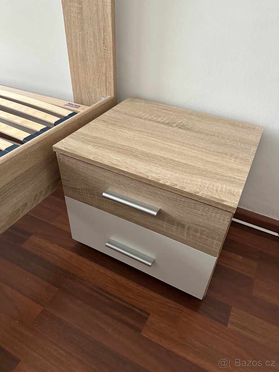 Postel, noční stolek a šatní skříň - 5