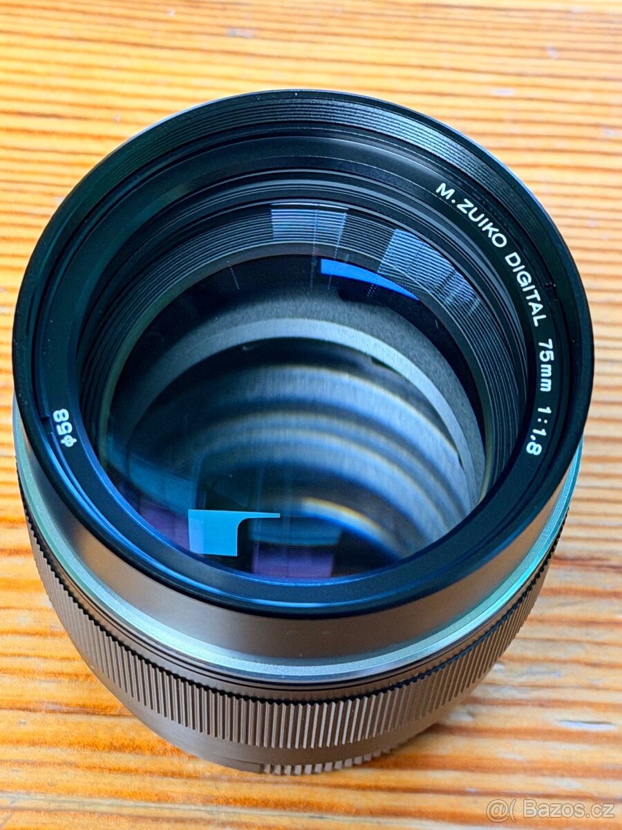 Olympus M.Zuiko Digital ED 75mm F1.8 - 5