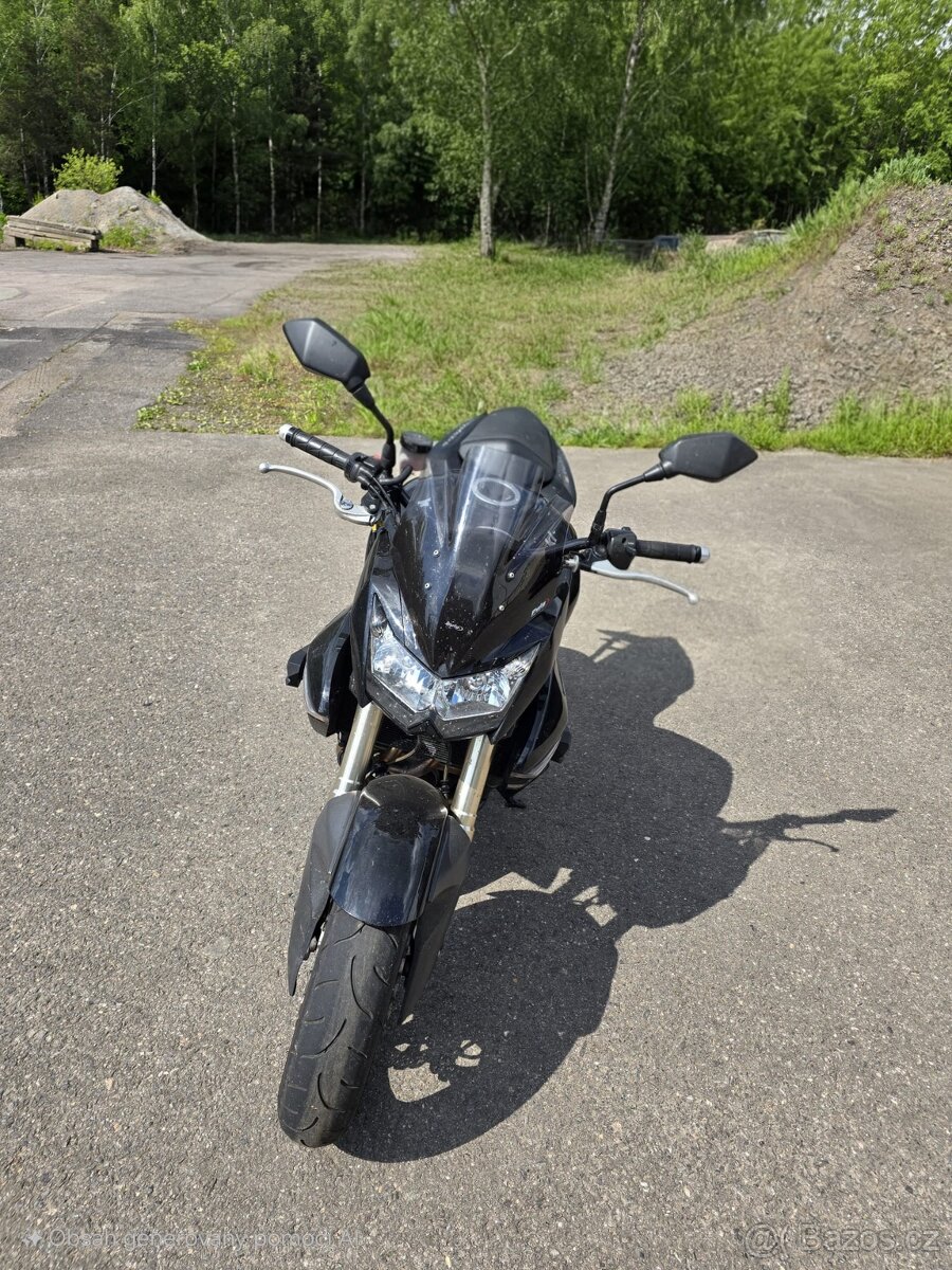 Kawasaki Z1000 - 5