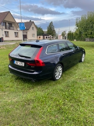 Prodám Volvo V90 D4 AWD - 140 Kw - 5
