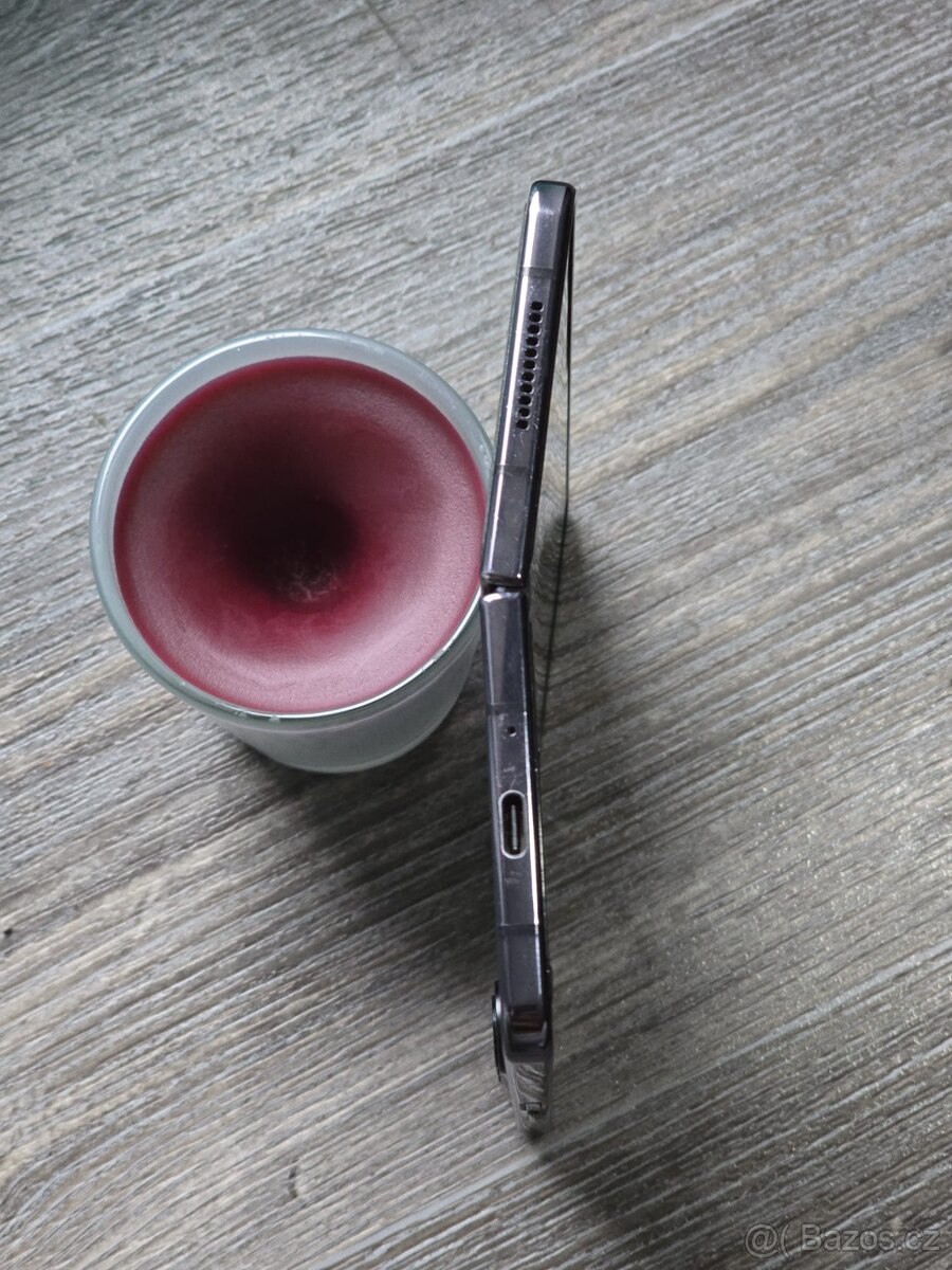 Samsung Z Fold 4 - 5