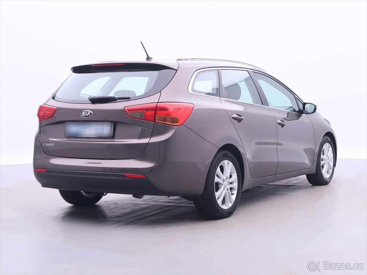 Kia Ceed 1,6 GDI 99kW CZ Comfort (2013) - 5