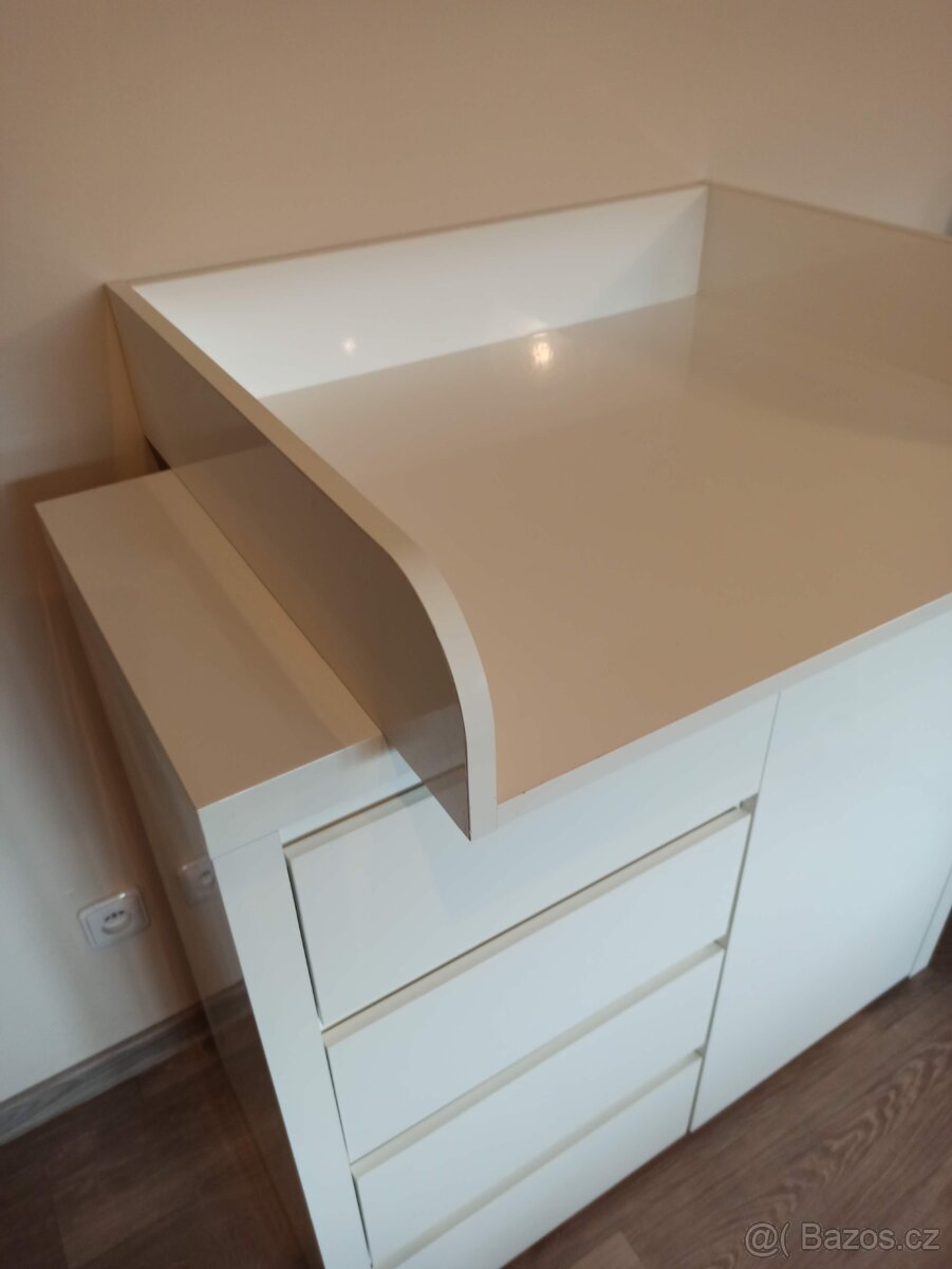 Přebalovací pult na komodu - 5