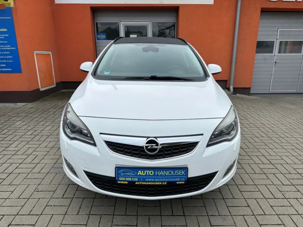 Opel Astra, 1.4 T 103KW NAVI,BI-XENON - 5