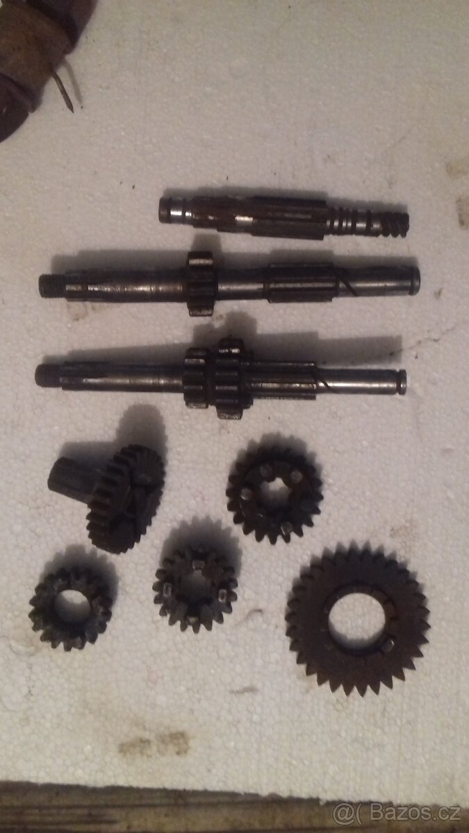 Manet 90 dvoupíst M90 - díly různé konvolut - 5