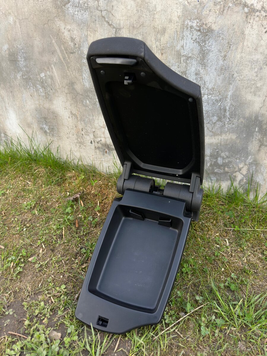 Loketní opěrka BMW e87/82/88 - 5