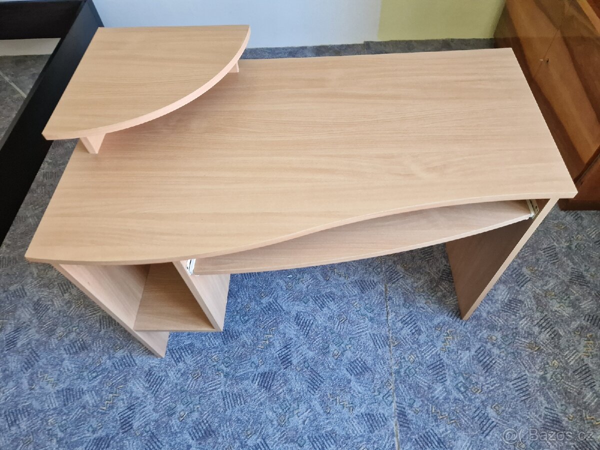 Počítačový stůl - 5