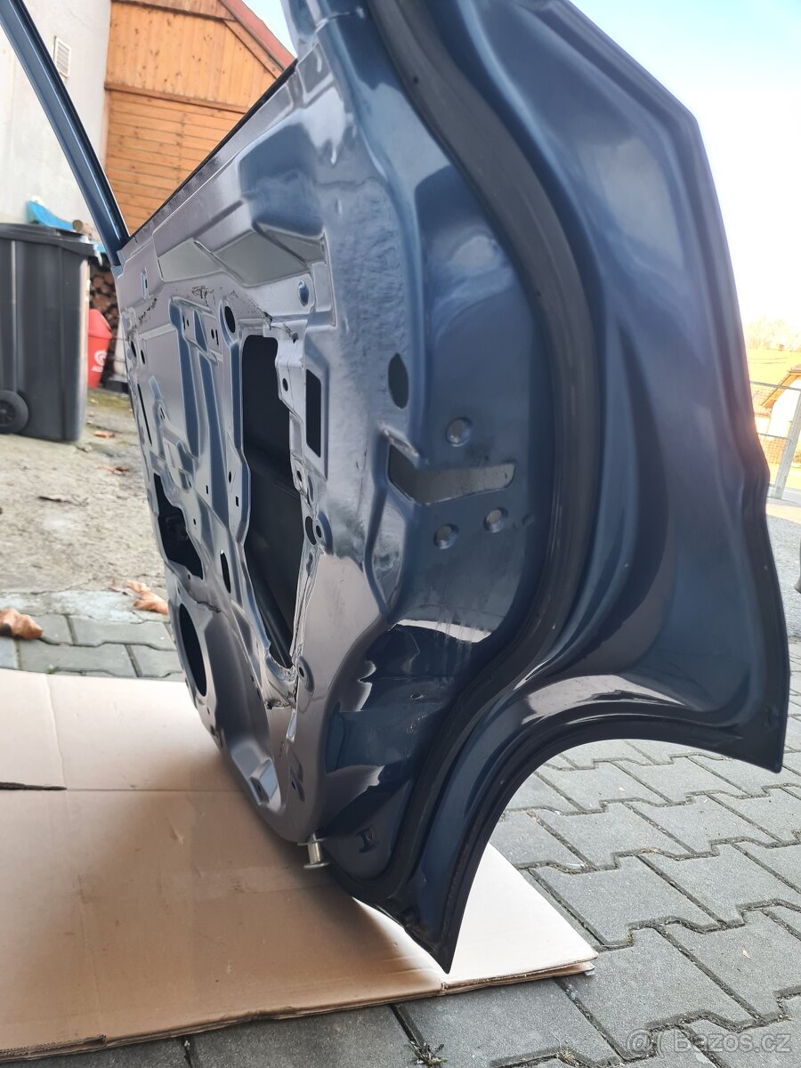 Pravé zadní dveře SUBARU Forester SH - 5