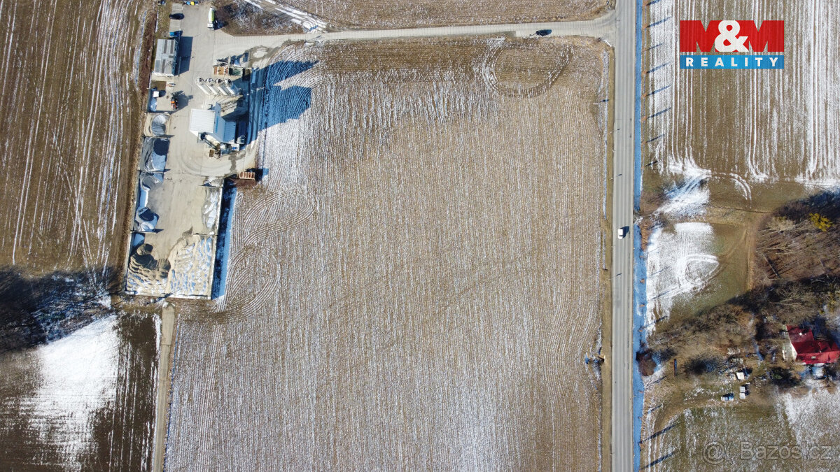 Komerční pozemek v obci Vojkovice 3.908 m2 - 5